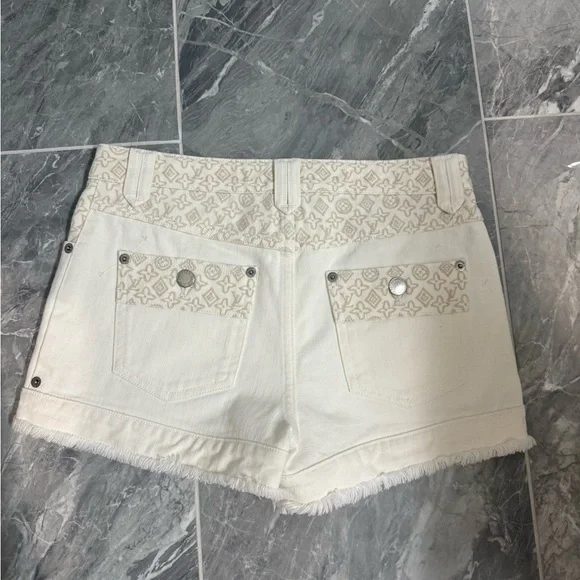Louis Vuitton Cream White Jean Mini Shorts Size 36 - Picture 2 of 4